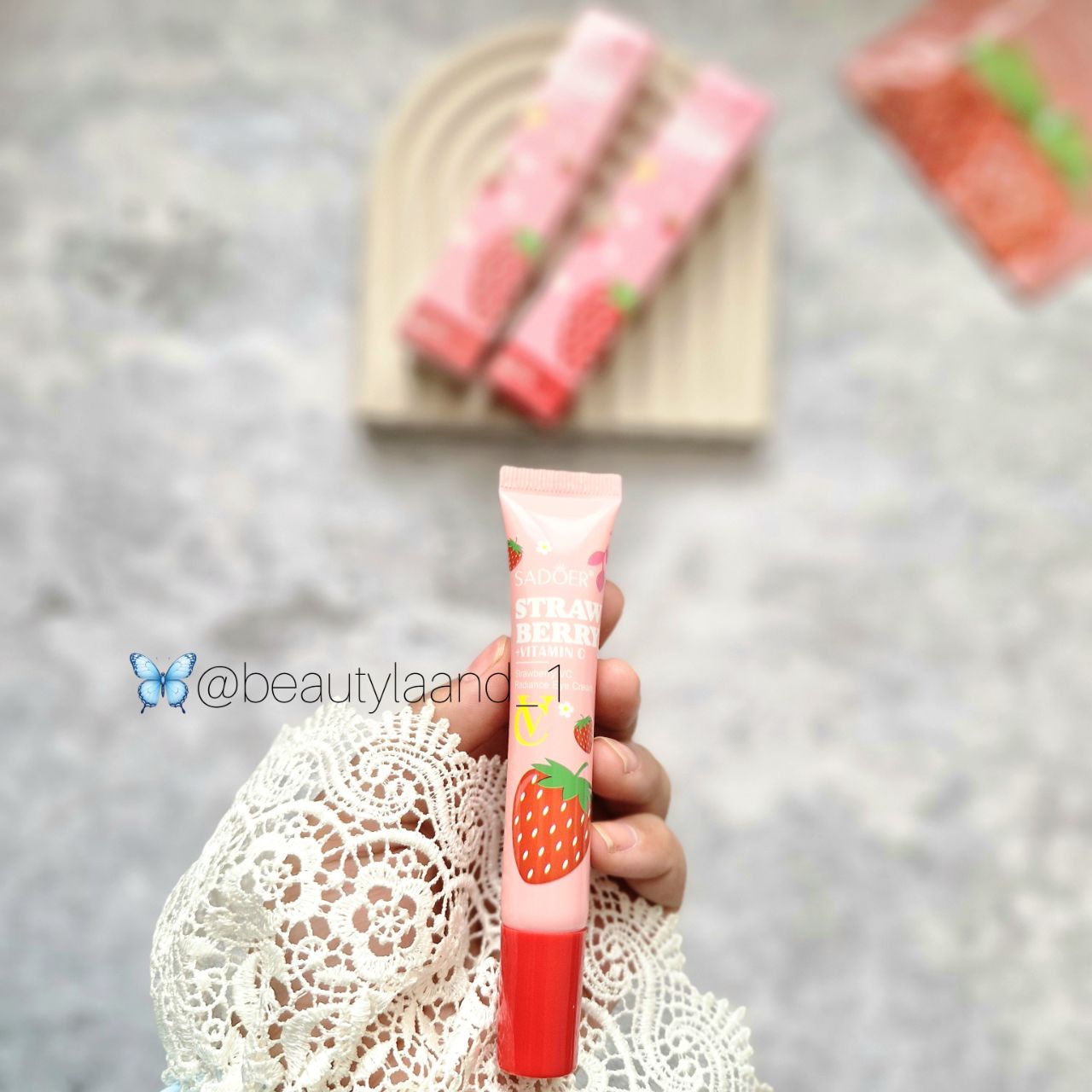 کرم دور چشم توت‌فرنگی سادور
