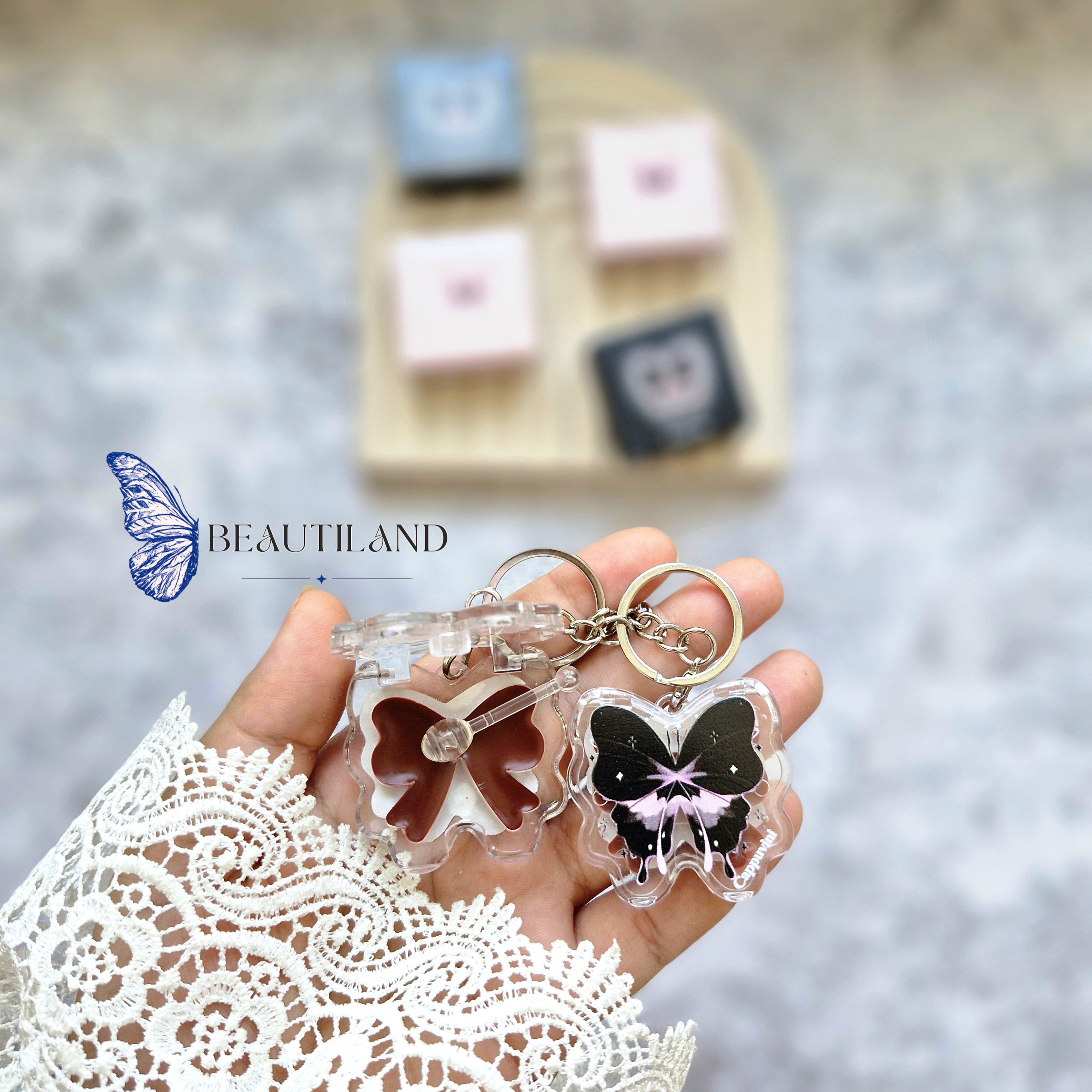 رژ لب خیس پروانه ای کُره ای