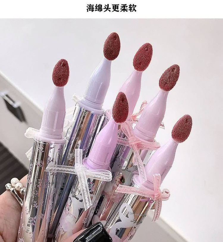 رژ براق کُره ای مدل بارلین
