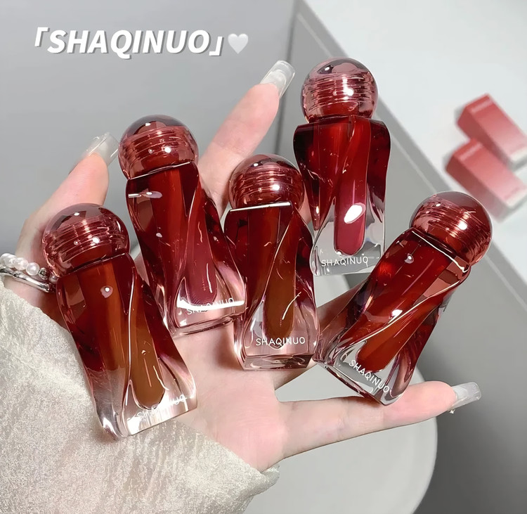 رژلب کُره ای گوی کریستالی